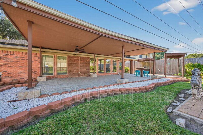 Building Photo - 23410 Stratsborough Dr