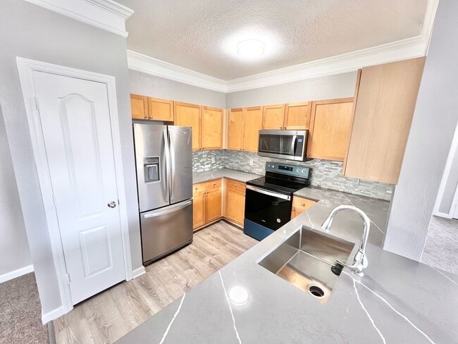 Building Photo - Orlando - 3 Bedroom, 2 Bathroom - $1,745.00