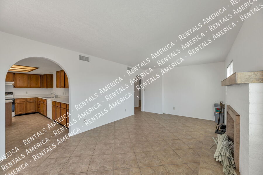 Building Photo - 13831 N Kendall Dr
