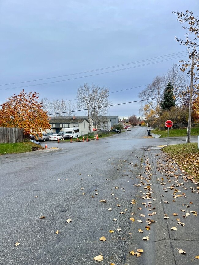 Building Photo - 410 Flower St