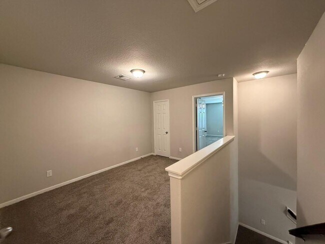 Building Photo - 105 Camelot Pl Ct