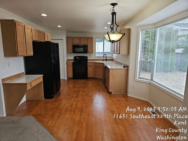 Building Photo - Kent East Hill 2 story home in Hurters Run Too, 3 bed 2.5 bath,  2 car garage and large fenced ya...