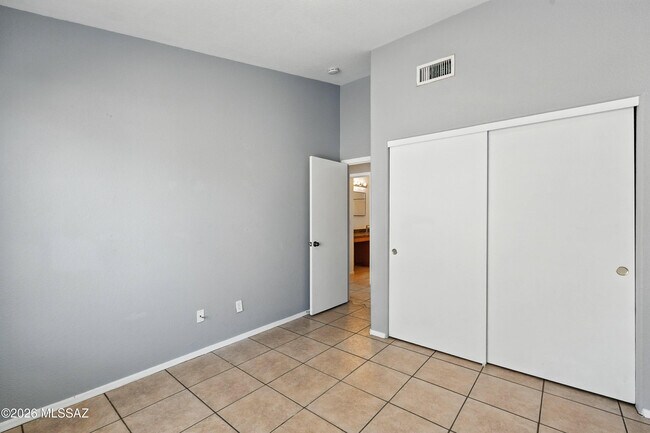 Building Photo - 7997 E Snakeroot Dr