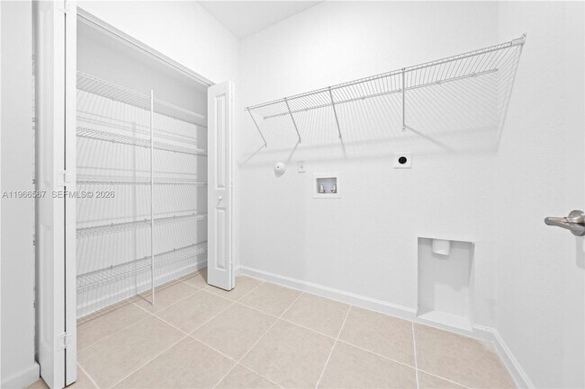 Building Photo - 2442 SE 30th Dr