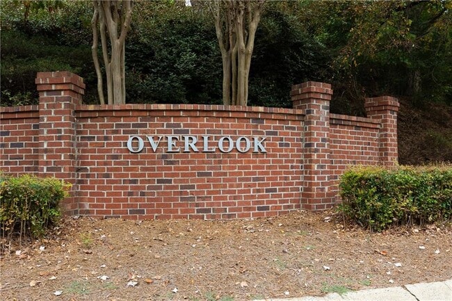 Building Photo - 2014 River Heights Walk SE