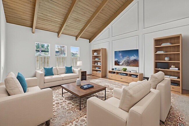 Building Photo - 5BR; 3BA Pool Home with Stunning Views in ...