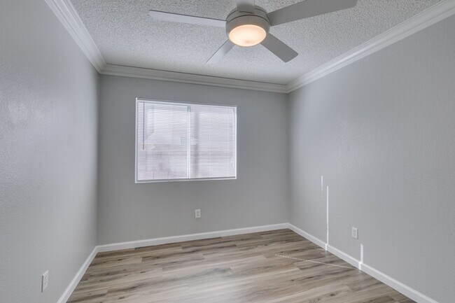 Building Photo - 8392 Gresham Dr