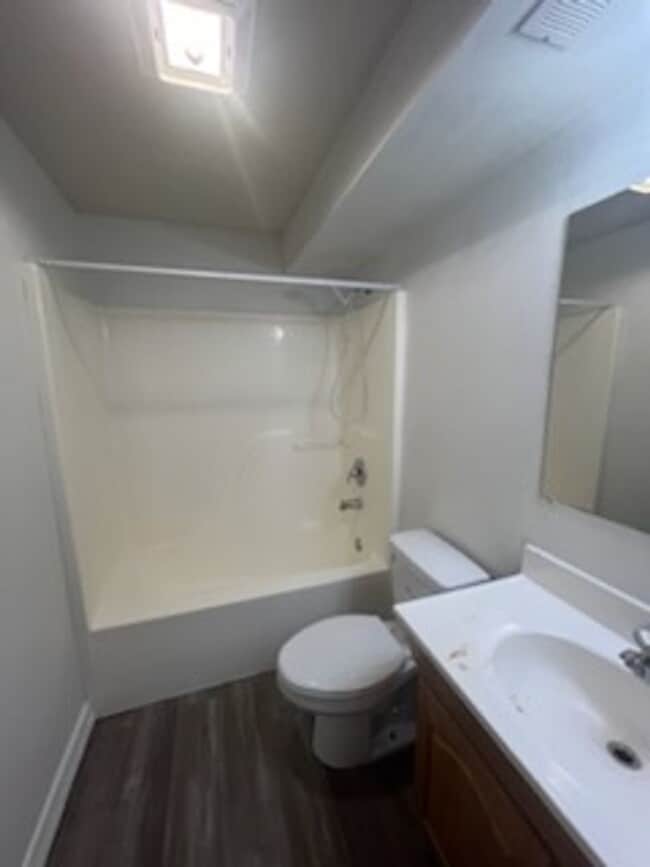 Building Photo - HUGE 6 bed 3 bath Home in Pocatello