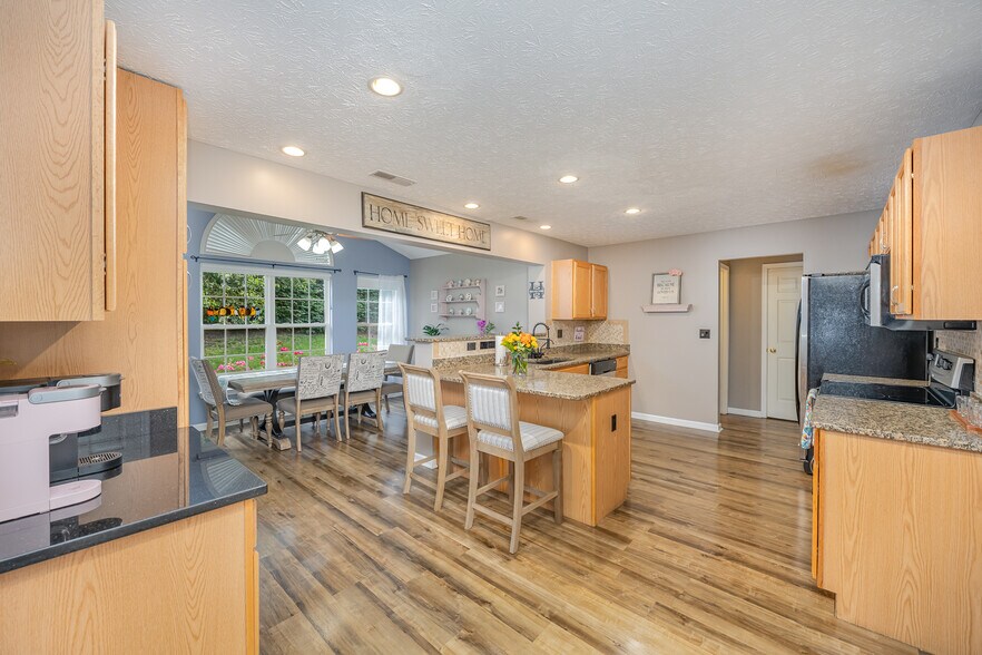 Building Photo - 451 Indian Lake Dr