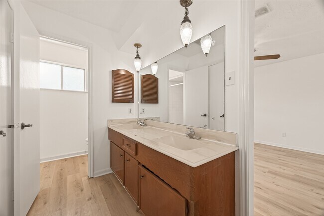 Building Photo - 13335 Trompilla Ln