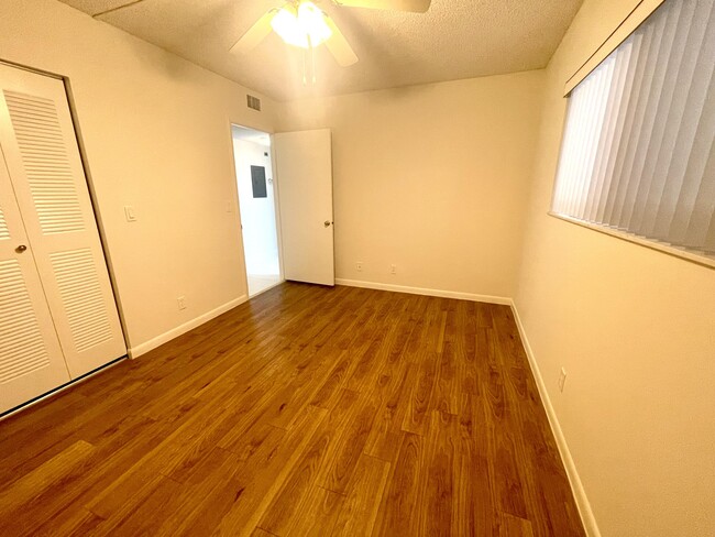 Building Photo - 5130 Las Verdes Cir