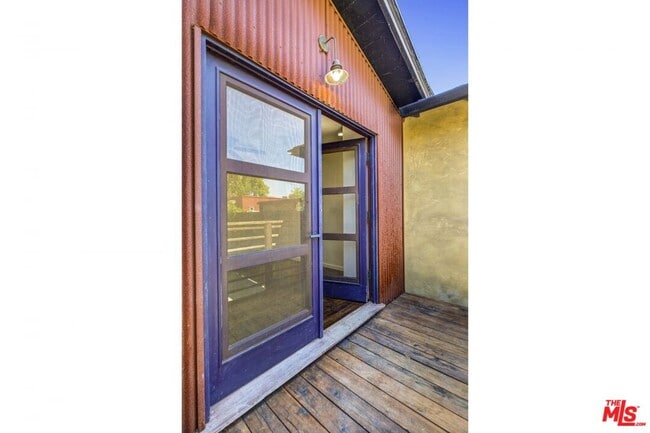 Building Photo - 1012 Coronado Ter