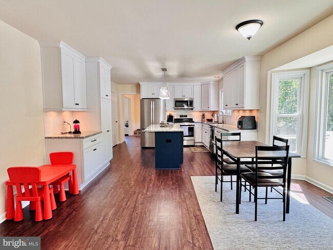 Building Photo - 5 Averil Ct