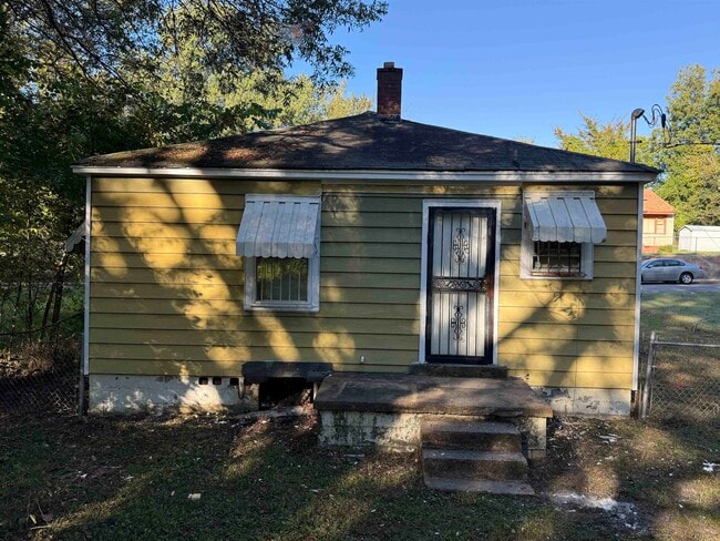 Building Photo - 1540 Gabay St