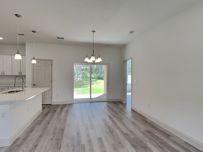 Building Photo - 7802 N Sarazen Dr