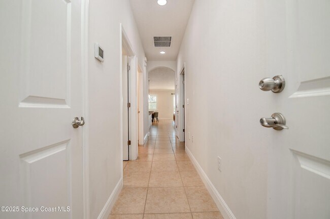 Building Photo - 7935 Wyndham Dr