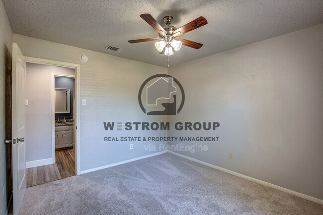 Building Photo - 1642 Belltower Dr