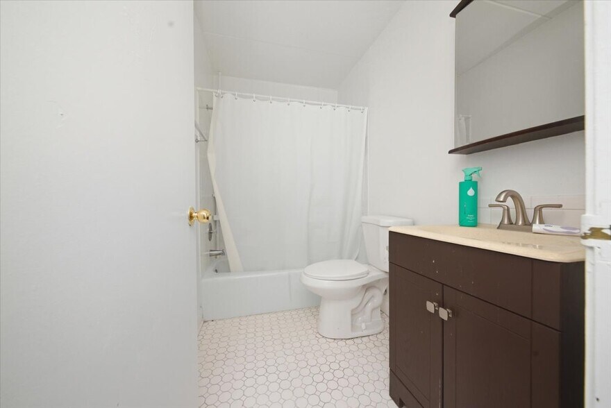 Building Photo - 100 Marlene Ct