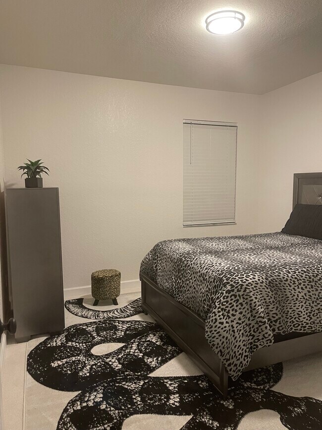 Building Photo - 10120 Verona Manor