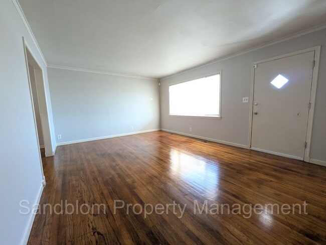 Building Photo - FOR LEASE | Tulsa | $1250 Rent