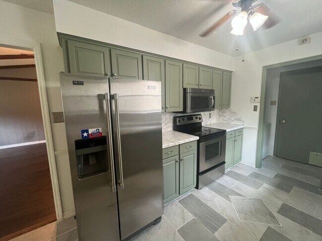Building Photo - Sherwood Rental