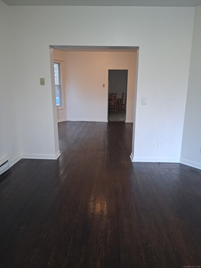 Building Photo - 367 Watertown Ave