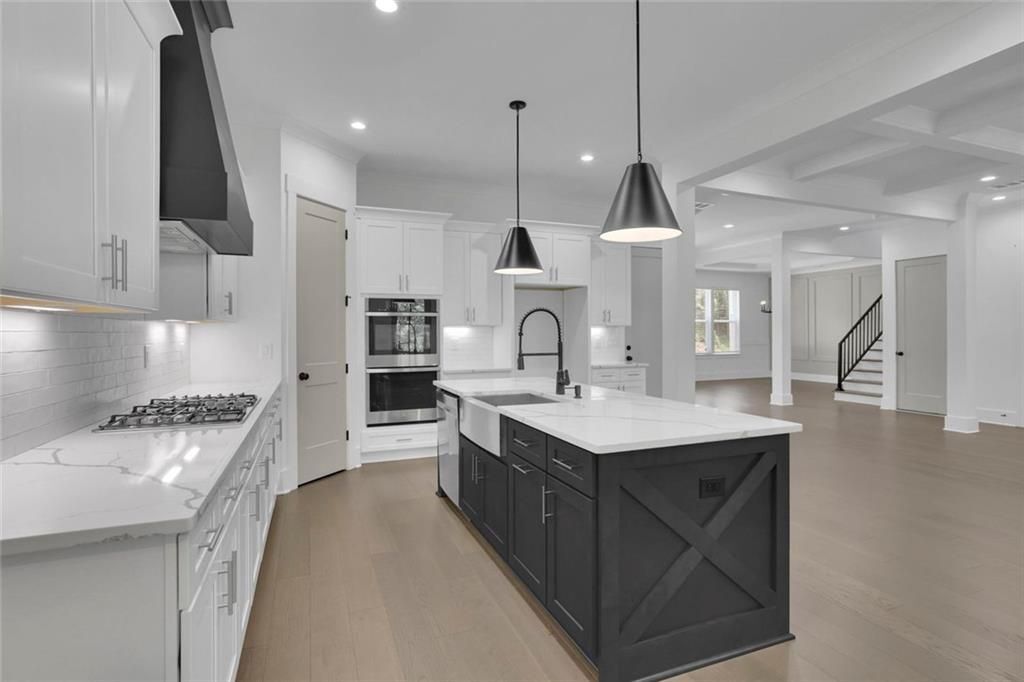 Building Photo - 6181 Shoreland Cir