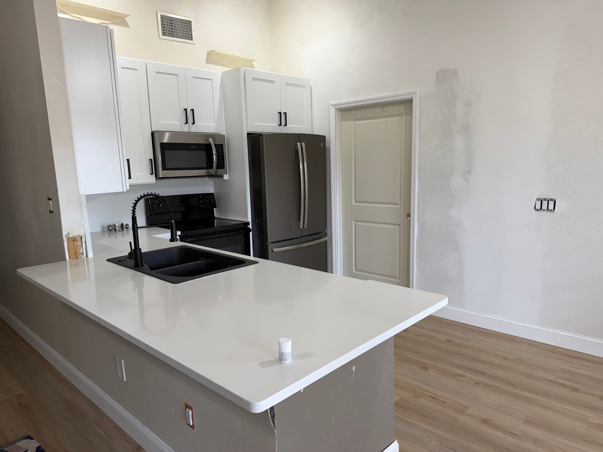 Building Photo - 1525 Kestrel Way