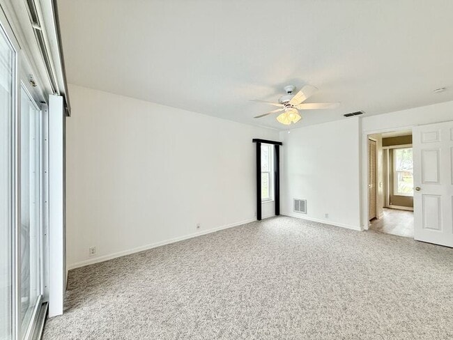 Building Photo - 13642 Dunwoody Ct