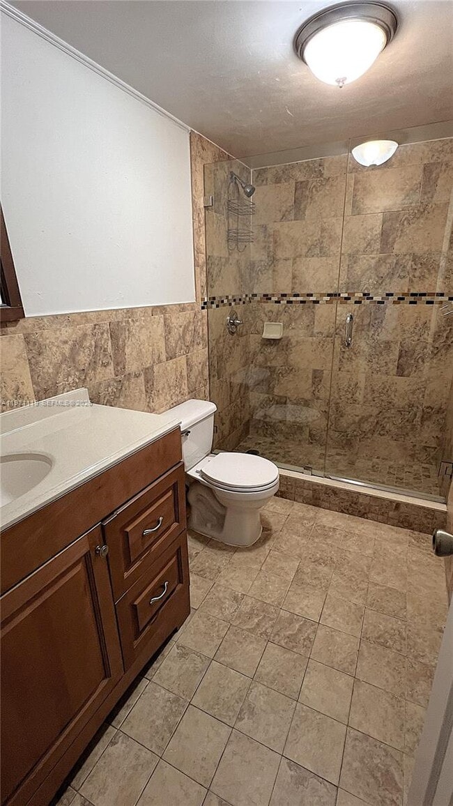 Building Photo - 10000 NW 80th Ct