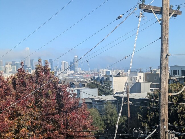 Building Photo - 632