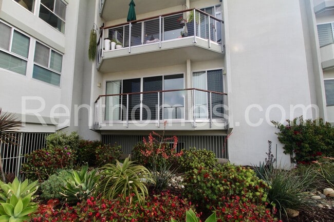 Building Photo - La Jolla, 5383 Chelsea St #104, Beautiful Ocean Views, Controlled Access Building and Parking!