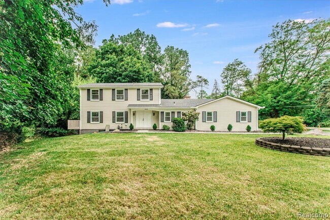 Primary Photo - 21993 Riverview Dr