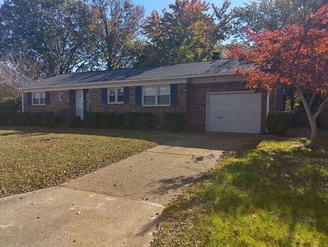 Primary Photo - Beautiful 3bd/1.5ba with workshop and large backyard!