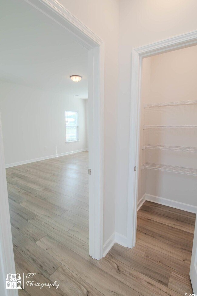 Building Photo - 1860 Villena Dr
