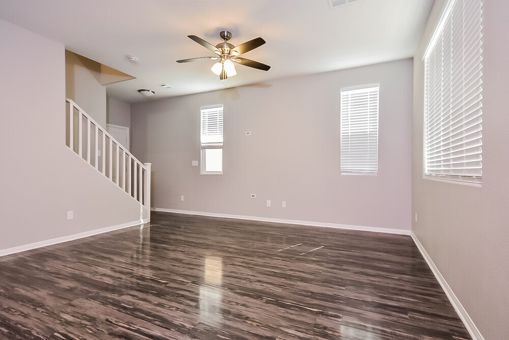 Building Photo - 10541 W Gilmore Ave