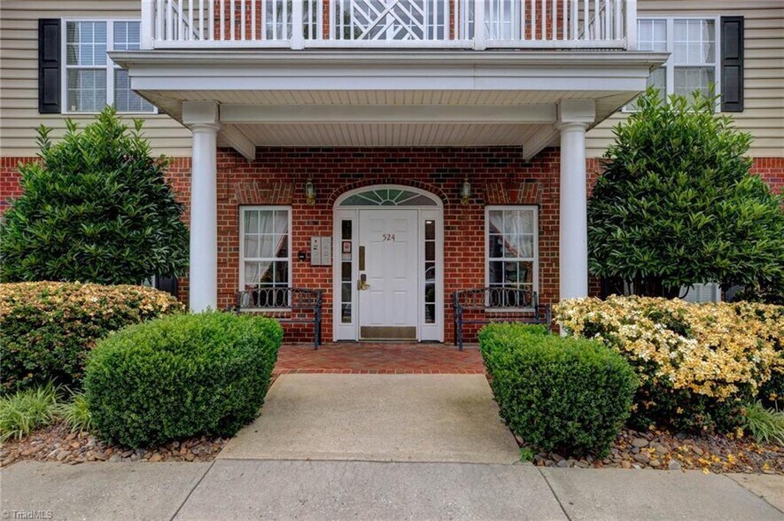 Building Photo - 524 College Rd
