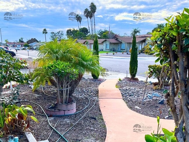 Building Photo - Move-In Ready 2BR/1BA Home in Oceanside 55+ Community - Peacock Hills