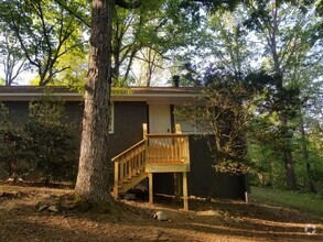 Building Photo - Adorable 2 bedroom 1 bath duplex near UNC ...