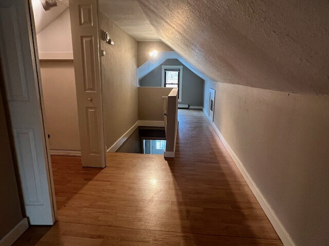 Building Photo - Available Feb 1 | Updated 2+ Bedroom Home w/ Loft & Garage – Brooklyn Park