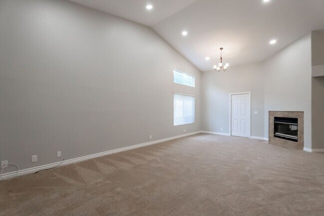 Building Photo - 10024 Sail Landing Ct