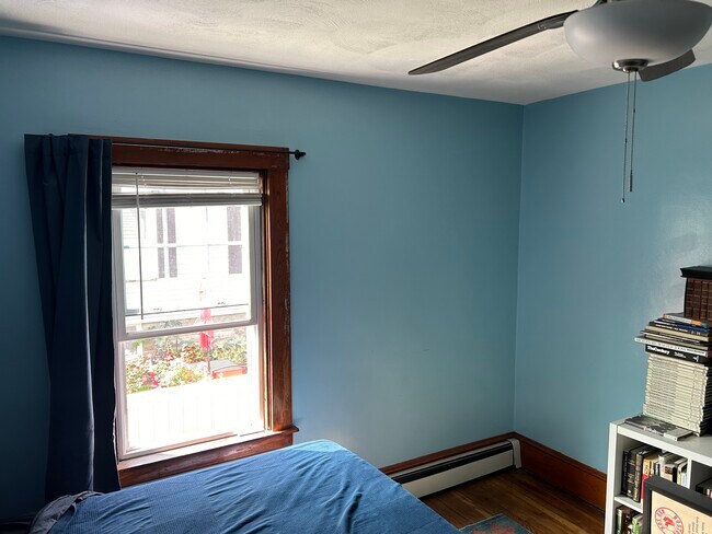 Bed 3 - 221 Market St