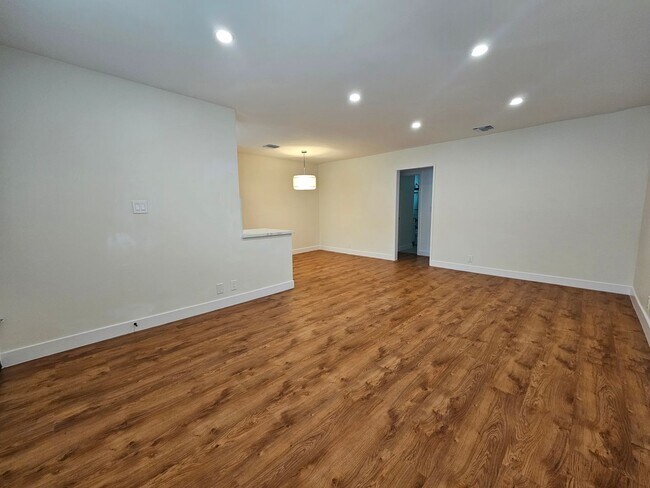 Interior Photo - 561 East Orange Grove Avenue