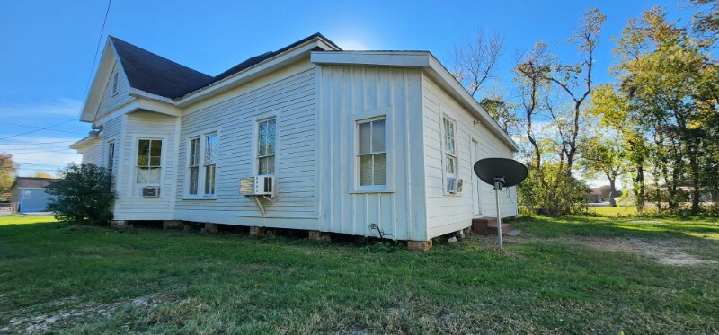 Building Photo - 605 N 4th St