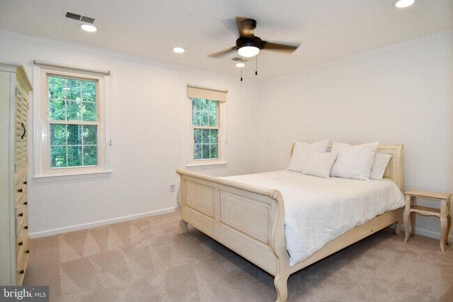 Building Photo - 12134 Holly Knoll Cir