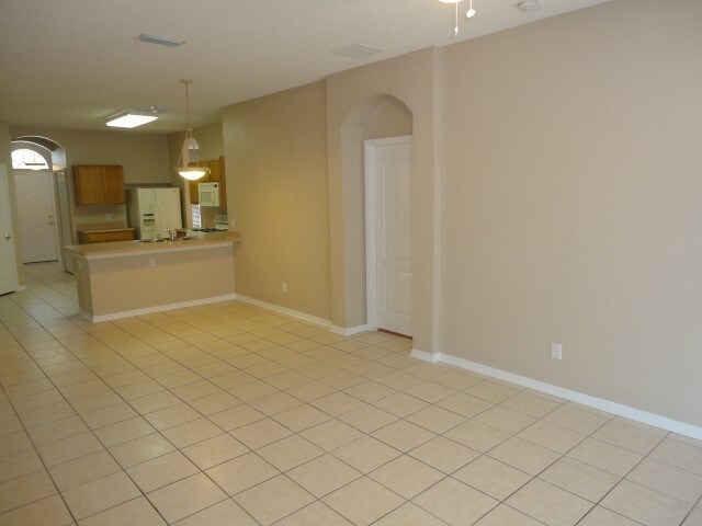 Building Photo - 10527 Beneva Dr
