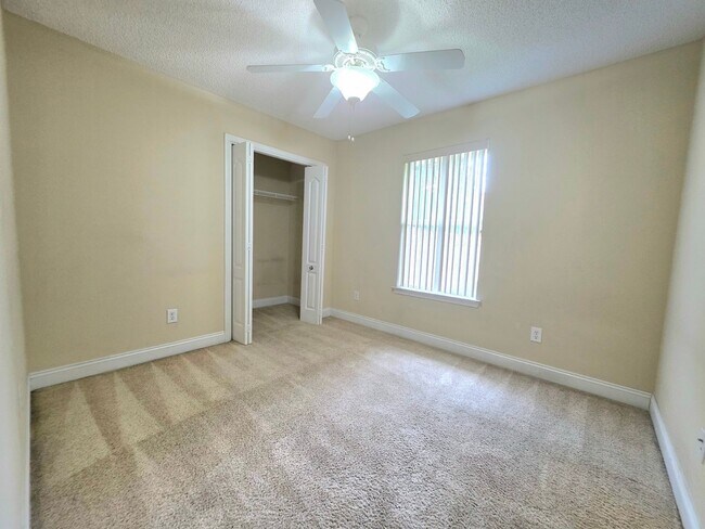 Building Photo - Backyard Paradise in Gated Cottonwood!