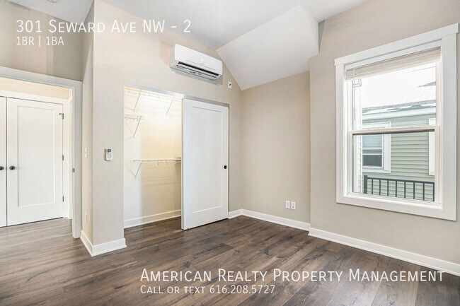 Building Photo - 301 Seward Ave NW