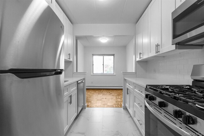 Building Photo - 372 Central Park Ave