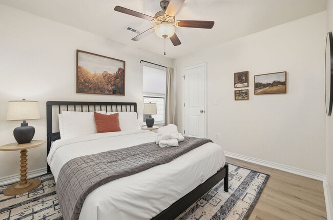 Building Photo - 3813 W Pawnee Rd